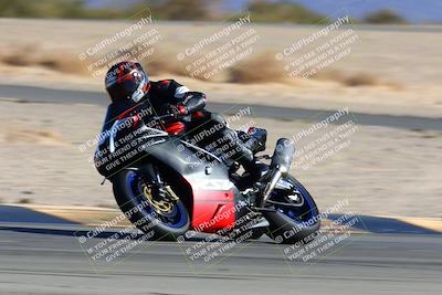 media/Jan-08-2022-SoCal Trackdays (Sat) [[1ec2777125]]/Turn 4 (1145am)/